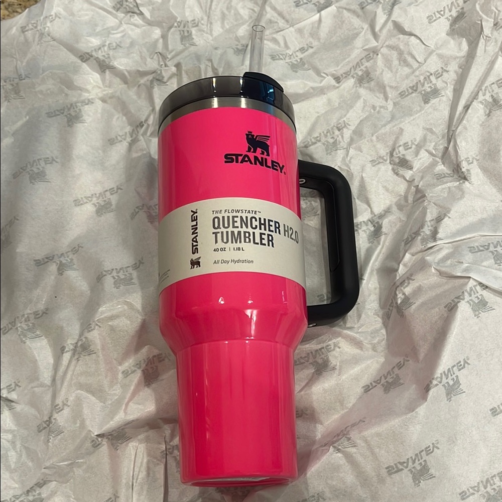 Stanley Vibrant Pink Quencher Tumbler